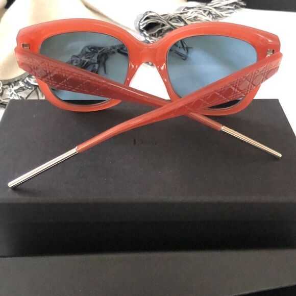 CHRISTIAN DIOR SUNGLASSES NEW IN BOX + CASE - Picture 2 of 11
